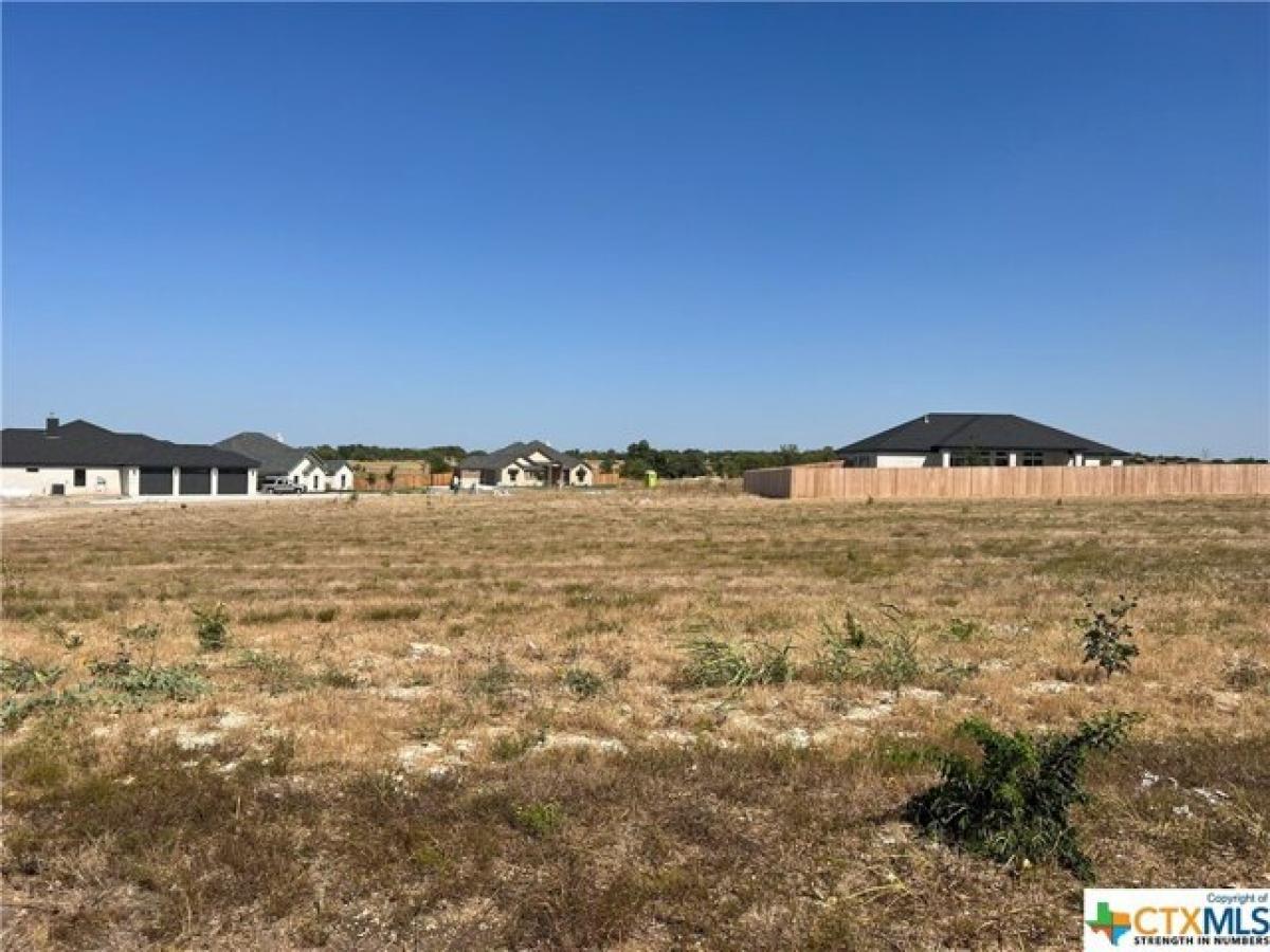 Picture of Residential Land For Sale in Salado, Texas, United States