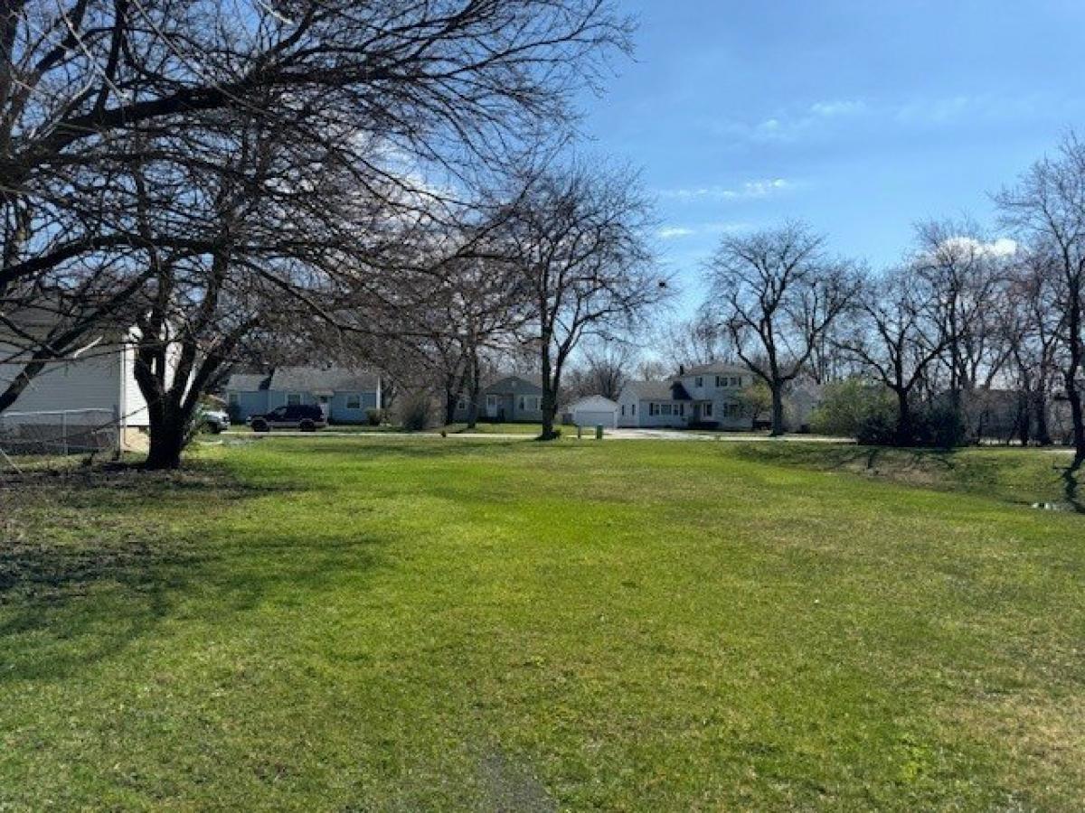 Picture of Residential Land For Sale in Richton Park, Illinois, United States