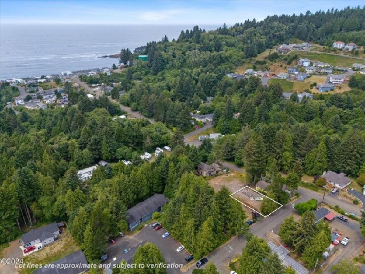 Picture of Residential Land For Sale in Depoe Bay, Oregon, United States