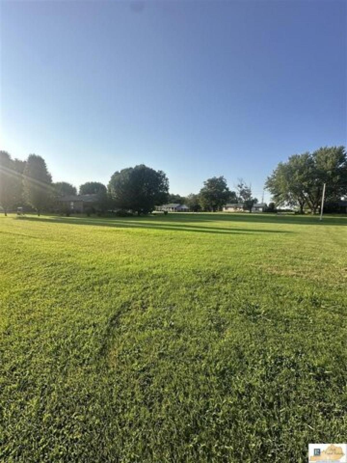 Picture of Residential Land For Sale in Summer Shade, Kentucky, United States