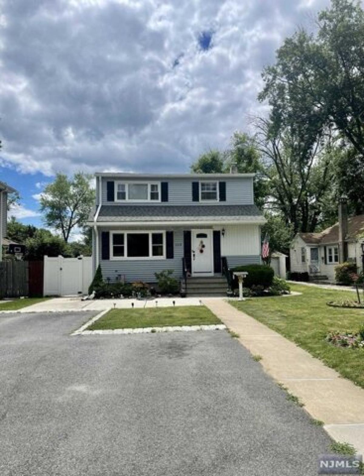 Picture of Home For Rent in Pompton Lakes, New Jersey, United States