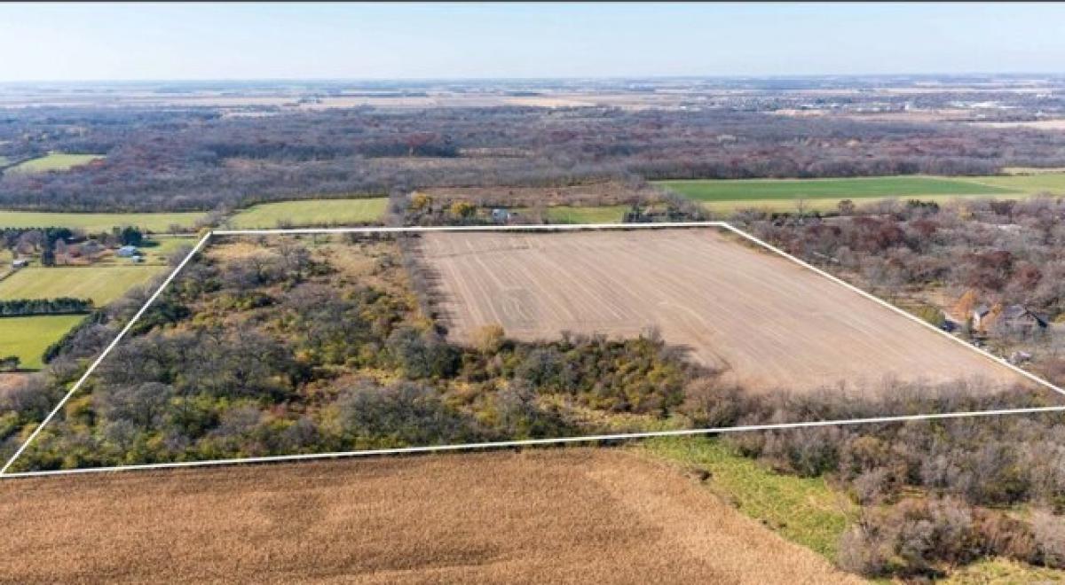 Picture of Residential Land For Sale in Harvard, Illinois, United States