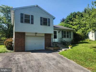 Home For Sale in Honey Brook, Pennsylvania