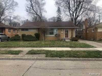 Home For Sale in Oak Park, Michigan