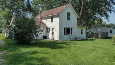 Home For Sale in Tampico, Illinois