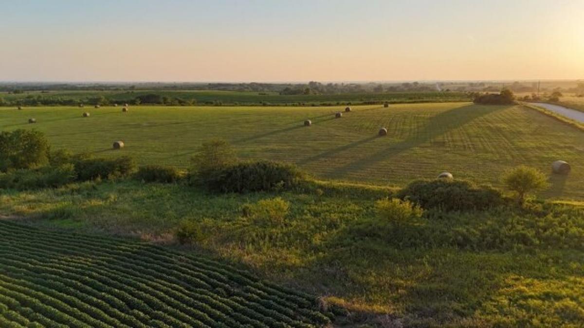 Picture of Home For Sale in Mayetta, Kansas, United States