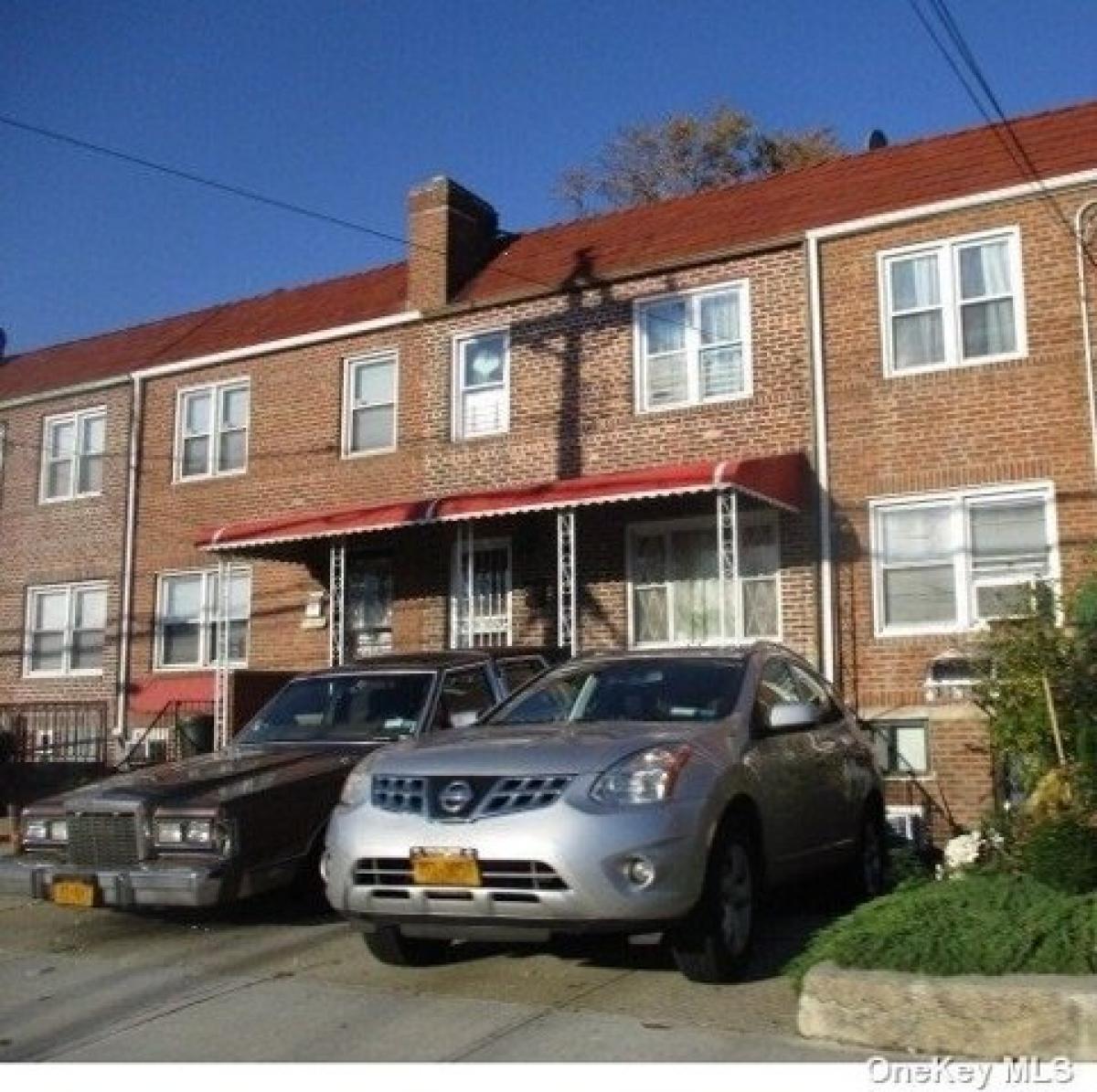 Picture of Home For Sale in Cambria Heights, New York, United States