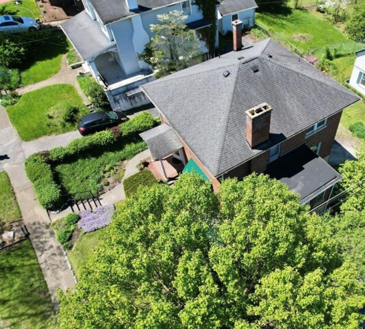 Picture of Home For Sale in Bluefield, West Virginia, United States