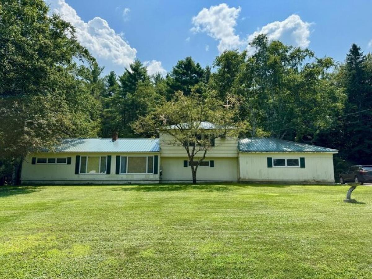 Picture of Home For Sale in Dover Foxcroft, Maine, United States