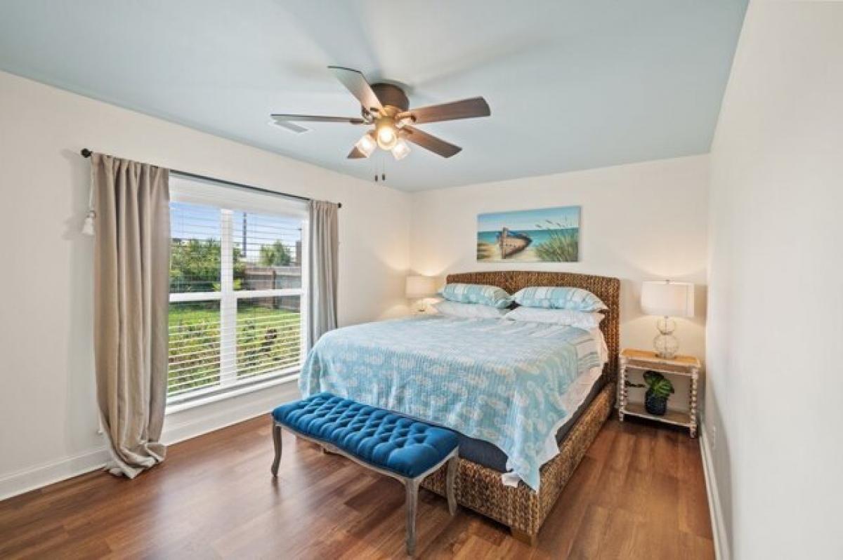 Picture of Home For Sale in Mexico Beach, Florida, United States