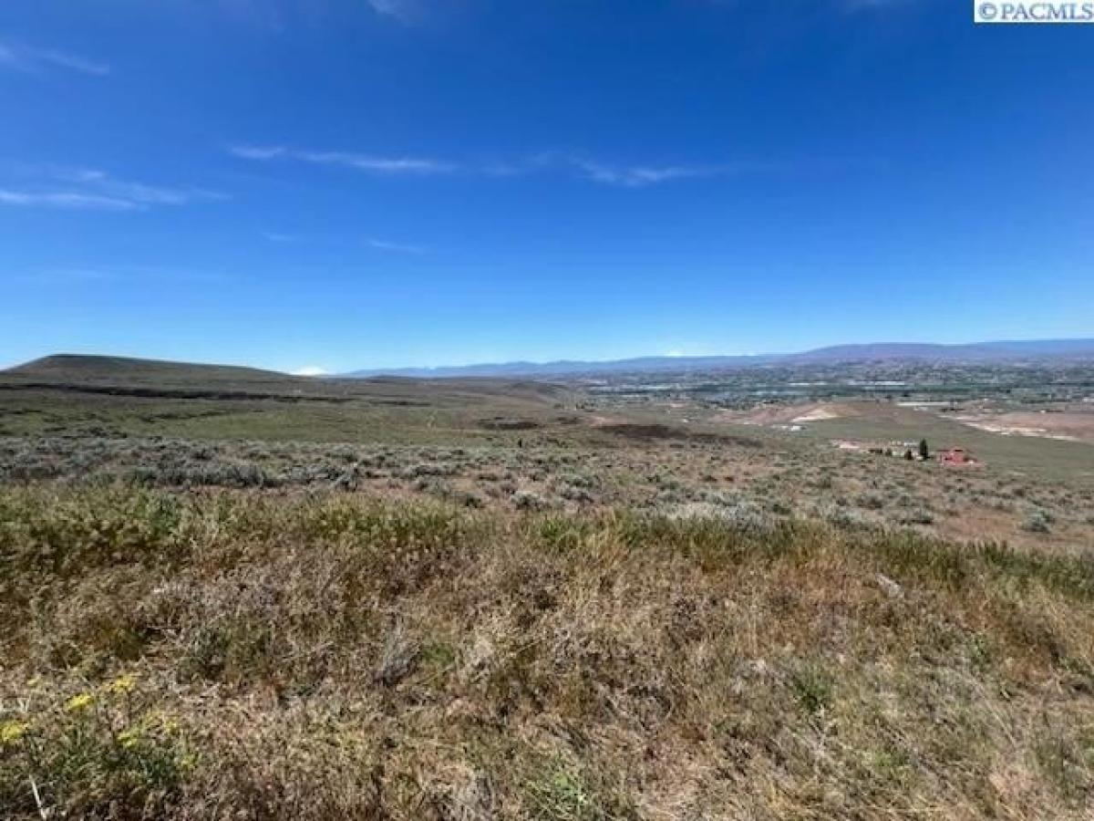 Picture of Residential Land For Sale in Yakima, Washington, United States