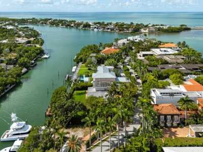 Home For Sale in Key Biscayne, Florida