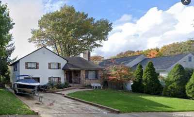 Home For Sale in Westbury, New York