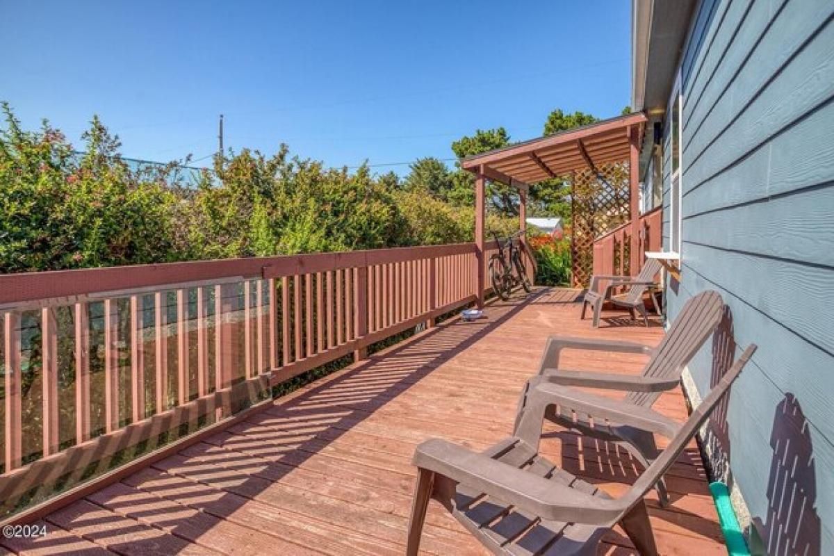 Picture of Home For Sale in Yachats, Oregon, United States