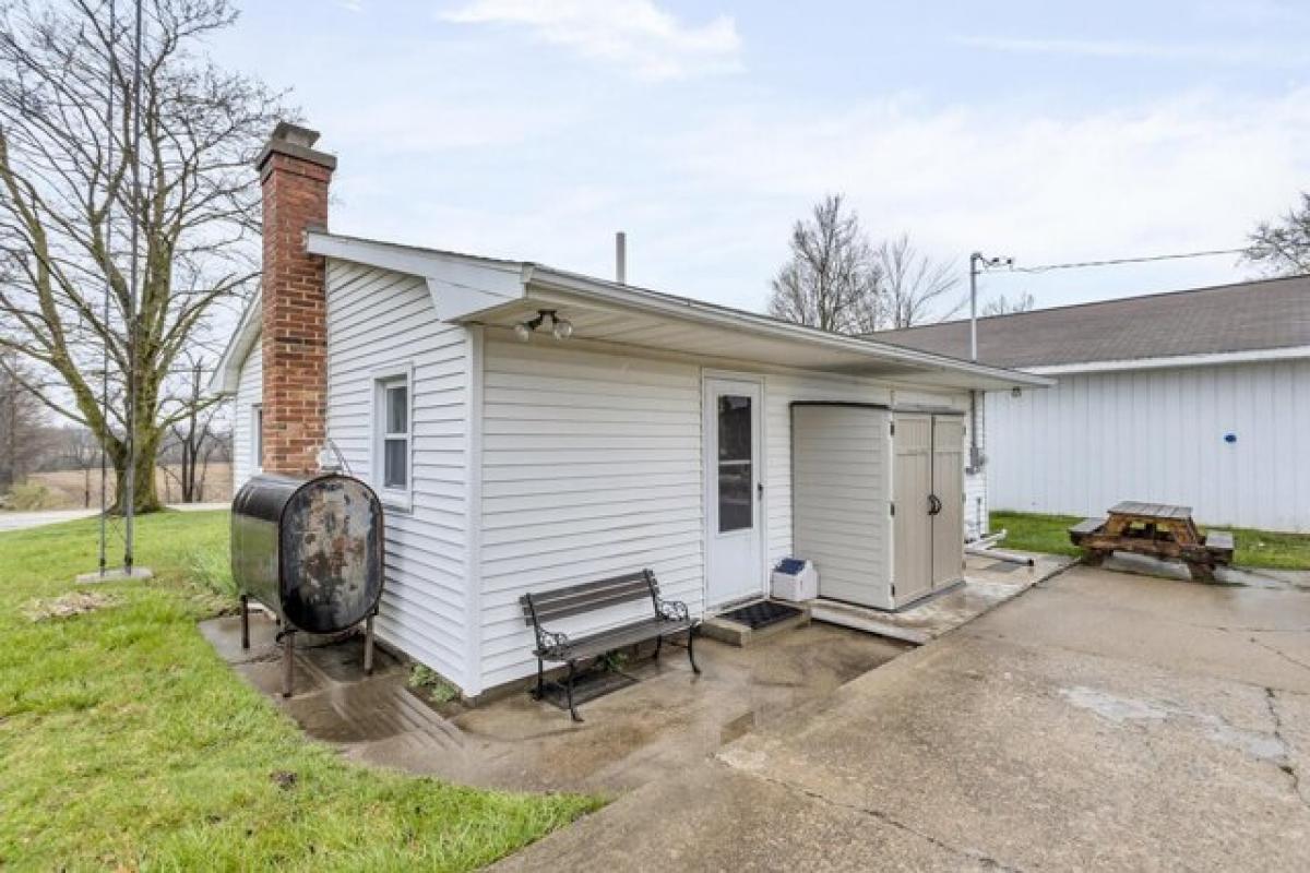 Picture of Home For Sale in Jonesville, Michigan, United States