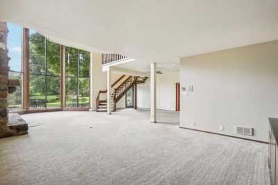 Home For Sale in Pewaukee, Wisconsin