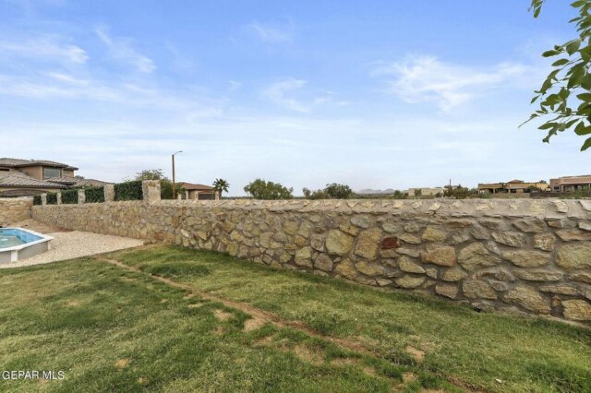 Picture of Home For Sale in Santa Teresa, New Mexico, United States