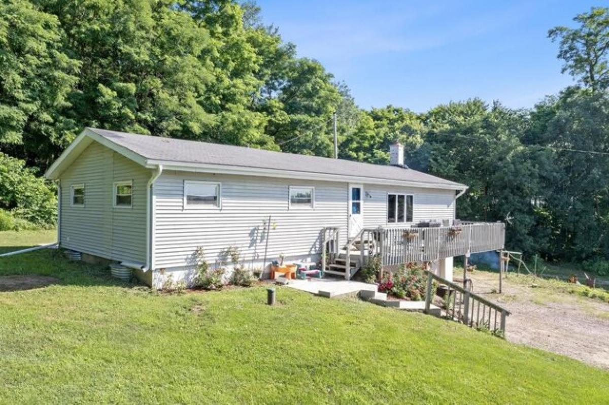 Picture of Home For Sale in Portage, Wisconsin, United States