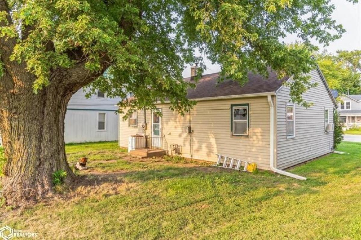 Picture of Home For Sale in Lenox, Iowa, United States