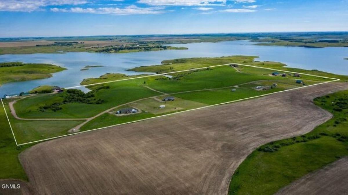 Picture of Residential Land For Sale in Garrison, North Dakota, United States