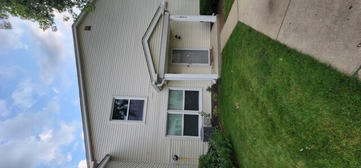 Picture of Home For Rent in Palatine, Illinois, United States