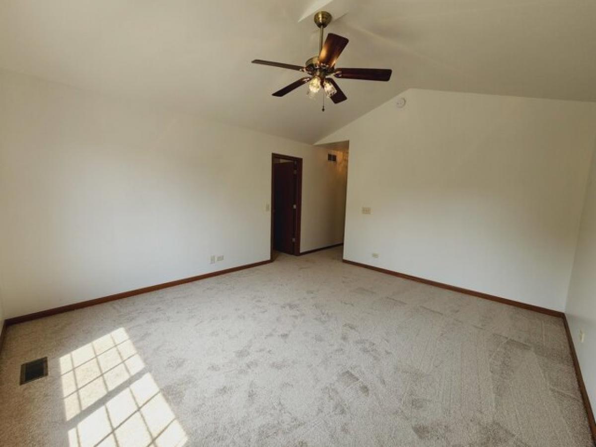 Picture of Home For Rent in Elgin, Illinois, United States