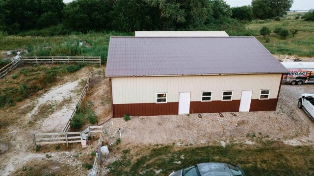 Picture of Home For Sale in Gothenburg, Nebraska, United States