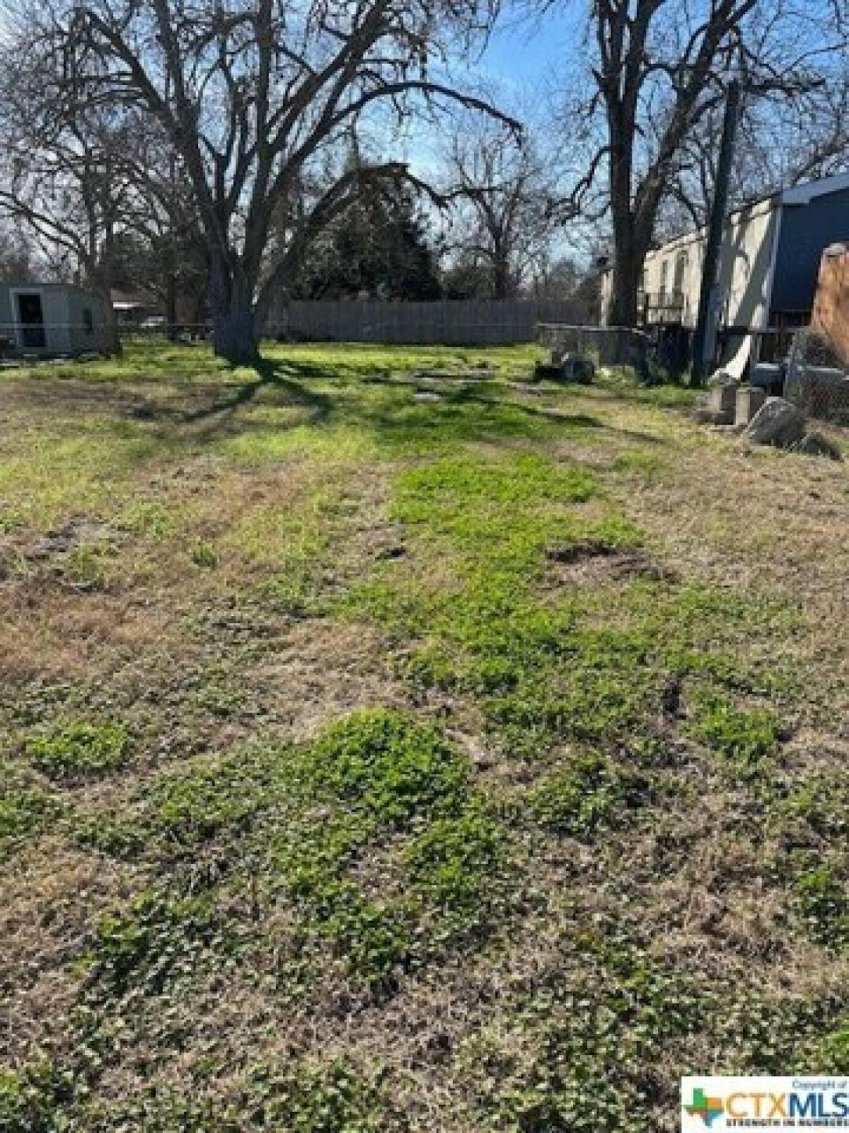 Picture of Residential Land For Sale in Victoria, Texas, United States