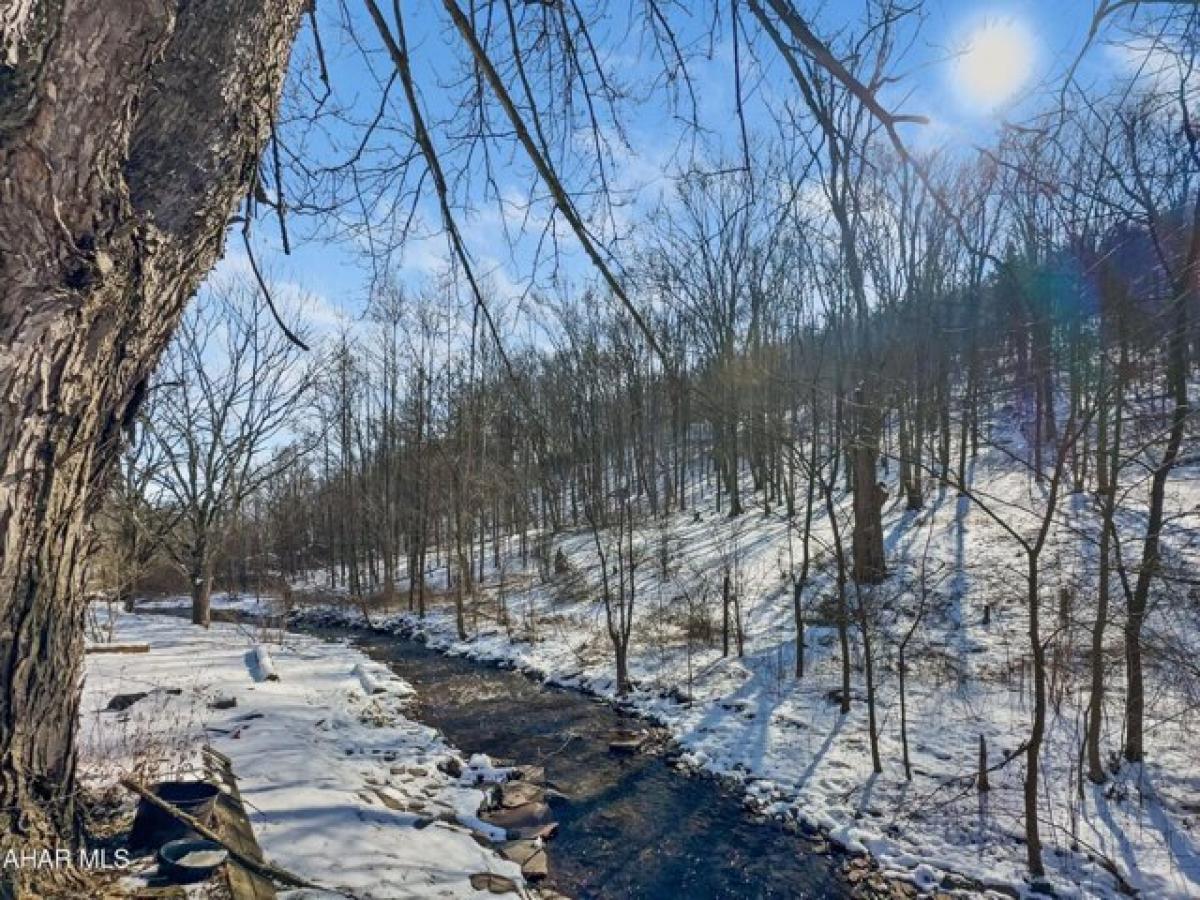 Picture of Home For Sale in East Freedom, Pennsylvania, United States