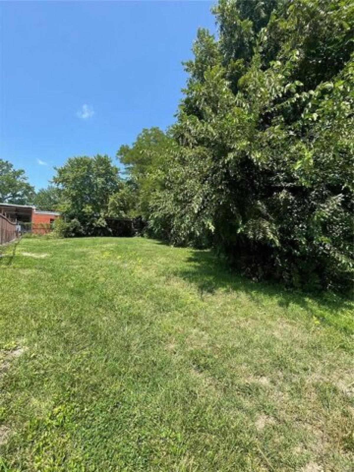 Picture of Residential Land For Sale in Staunton, Illinois, United States