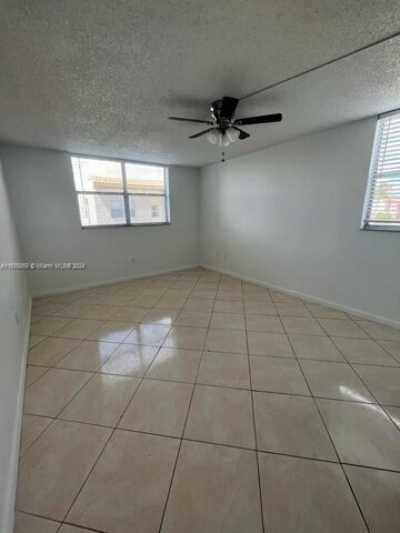 Home For Rent in North Lauderdale, Florida