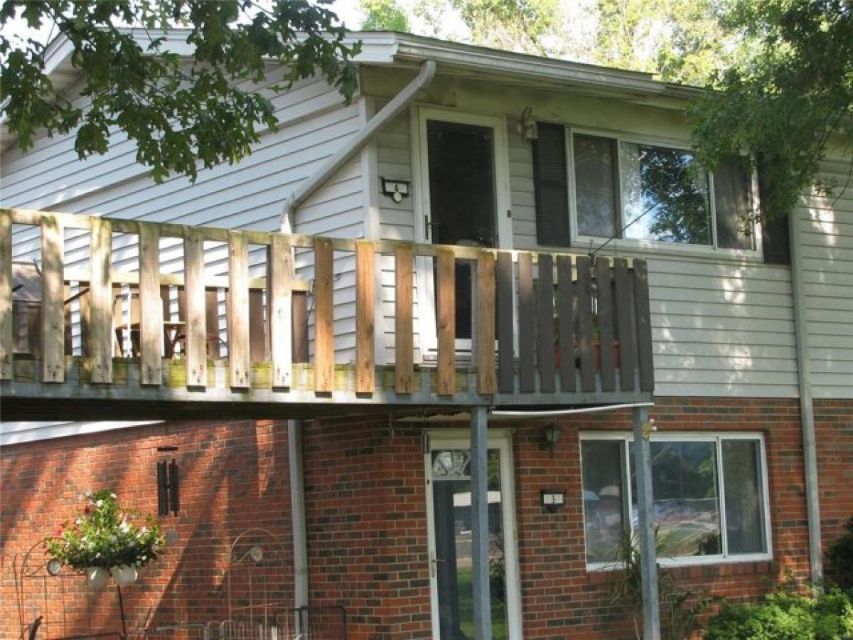 Picture of Home For Sale in Godfrey, Illinois, United States