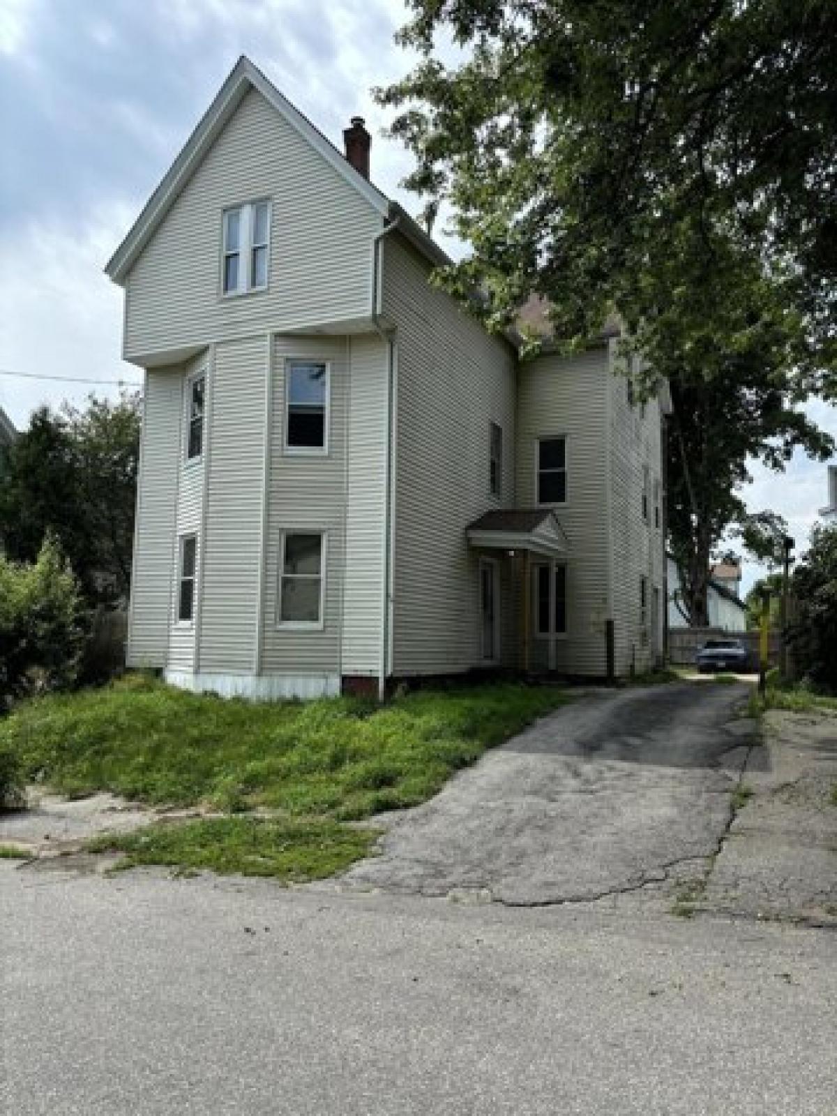 Picture of Home For Sale in Lewiston, Maine, United States