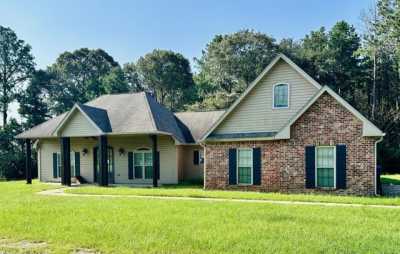 Home For Sale in Anacoco, Louisiana