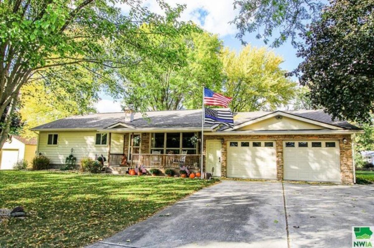 Picture of Home For Sale in Pocahontas, Iowa, United States