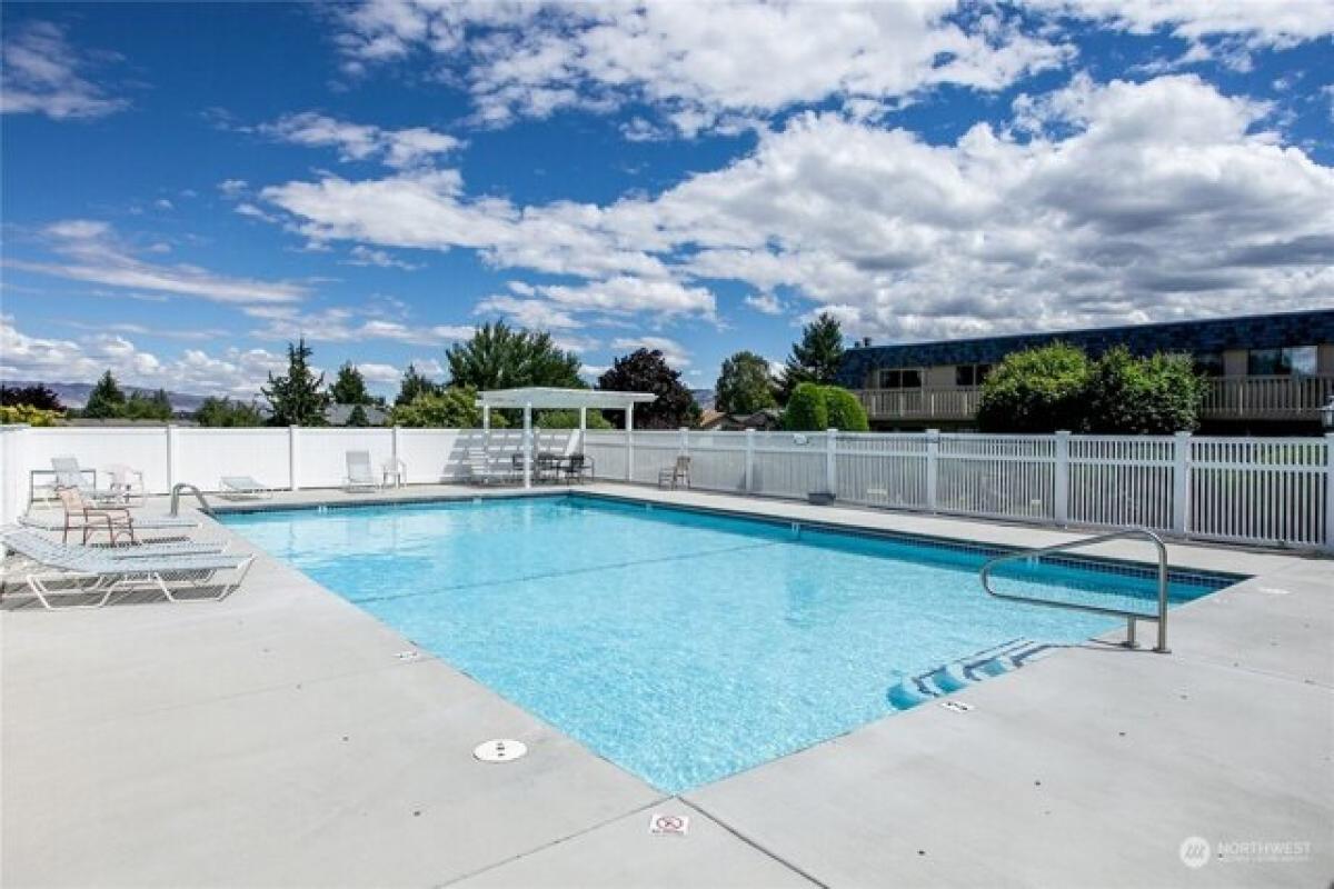 Picture of Home For Sale in Wenatchee, Washington, United States