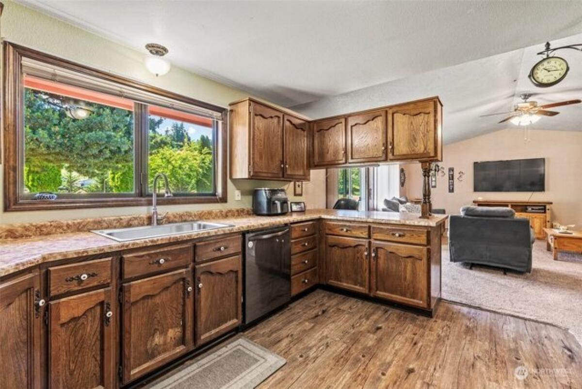 Picture of Home For Sale in Longview, Washington, United States