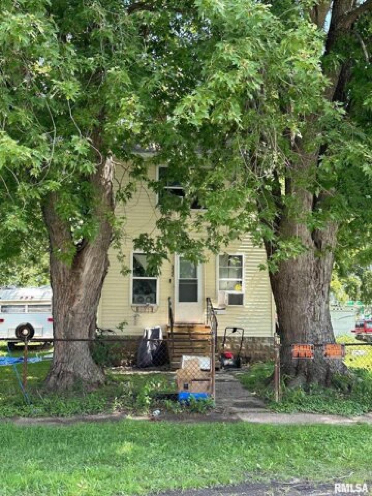 Picture of Home For Sale in East Moline, Illinois, United States