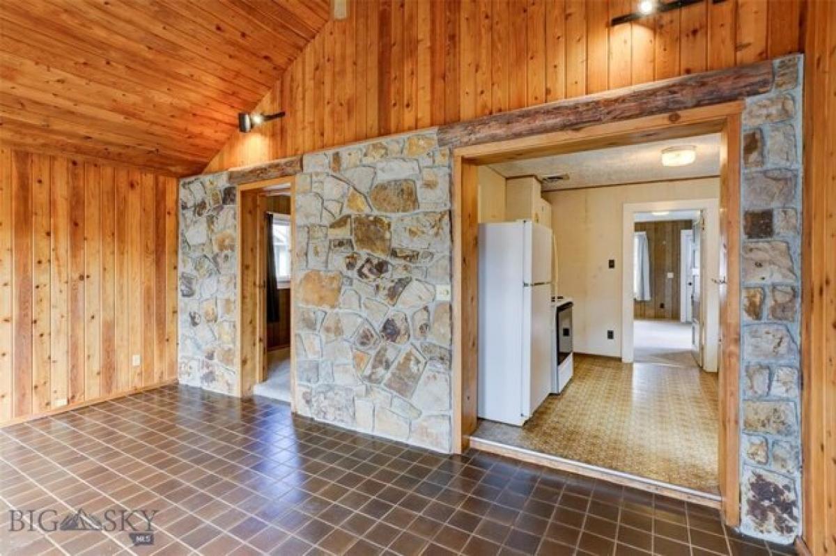 Picture of Home For Sale in Gardiner, Montana, United States