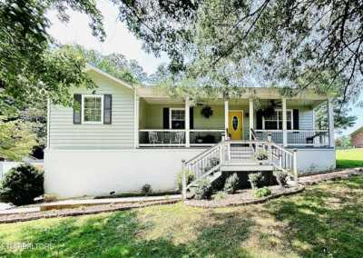 Home For Sale in Clinton, Tennessee