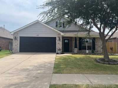 Home For Sale in Jenks, Oklahoma