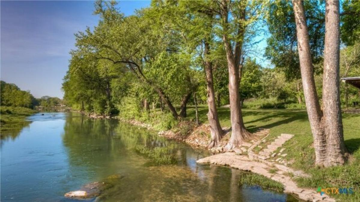 Picture of Residential Land For Sale in New Braunfels, Texas, United States