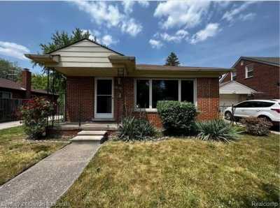 Home For Rent in Dearborn Heights, Michigan