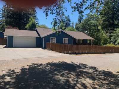 Home For Sale in Redway, California