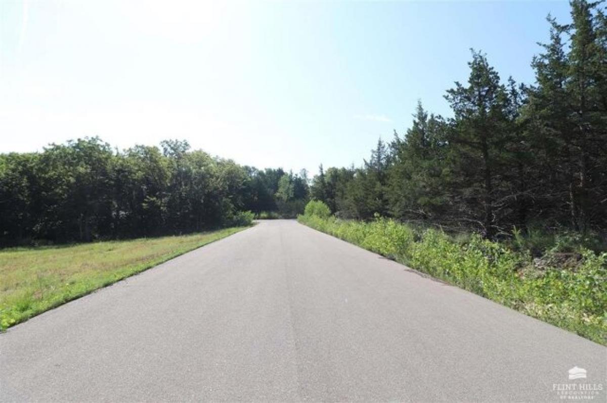 Picture of Residential Land For Sale in Junction City, Kansas, United States