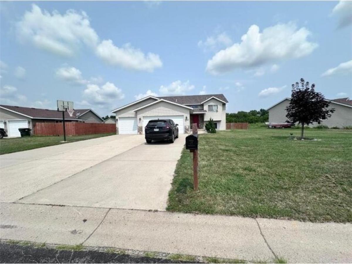 Picture of Home For Sale in Lester Prairie, Minnesota, United States