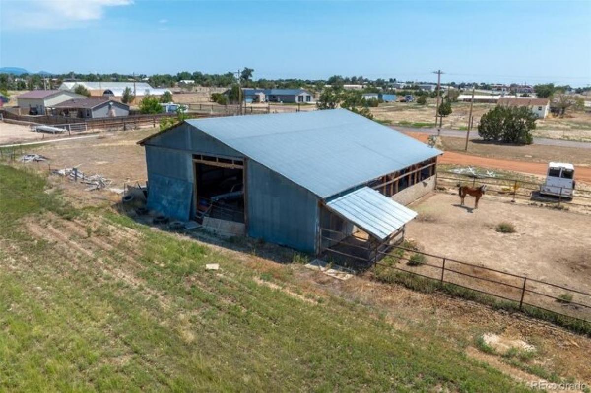 Picture of Home For Sale in Penrose, Colorado, United States