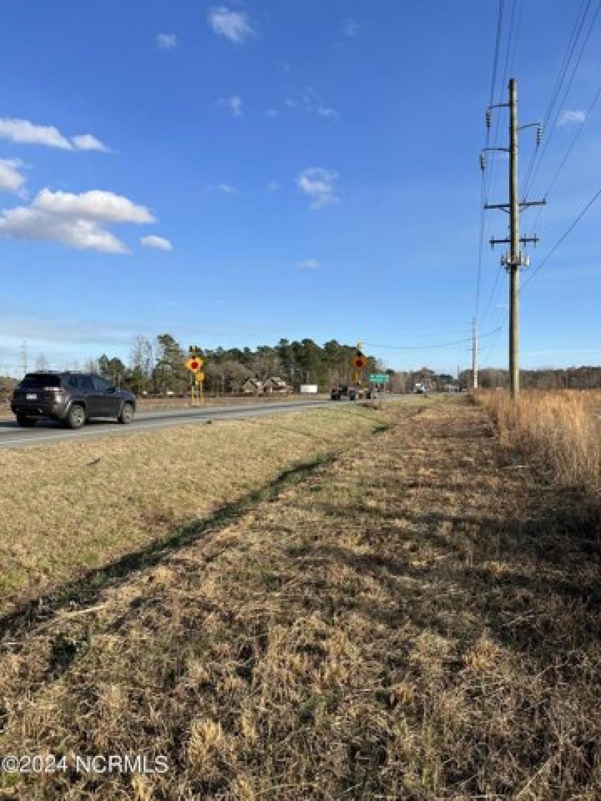 Picture of Residential Land For Sale in Riegelwood, North Carolina, United States