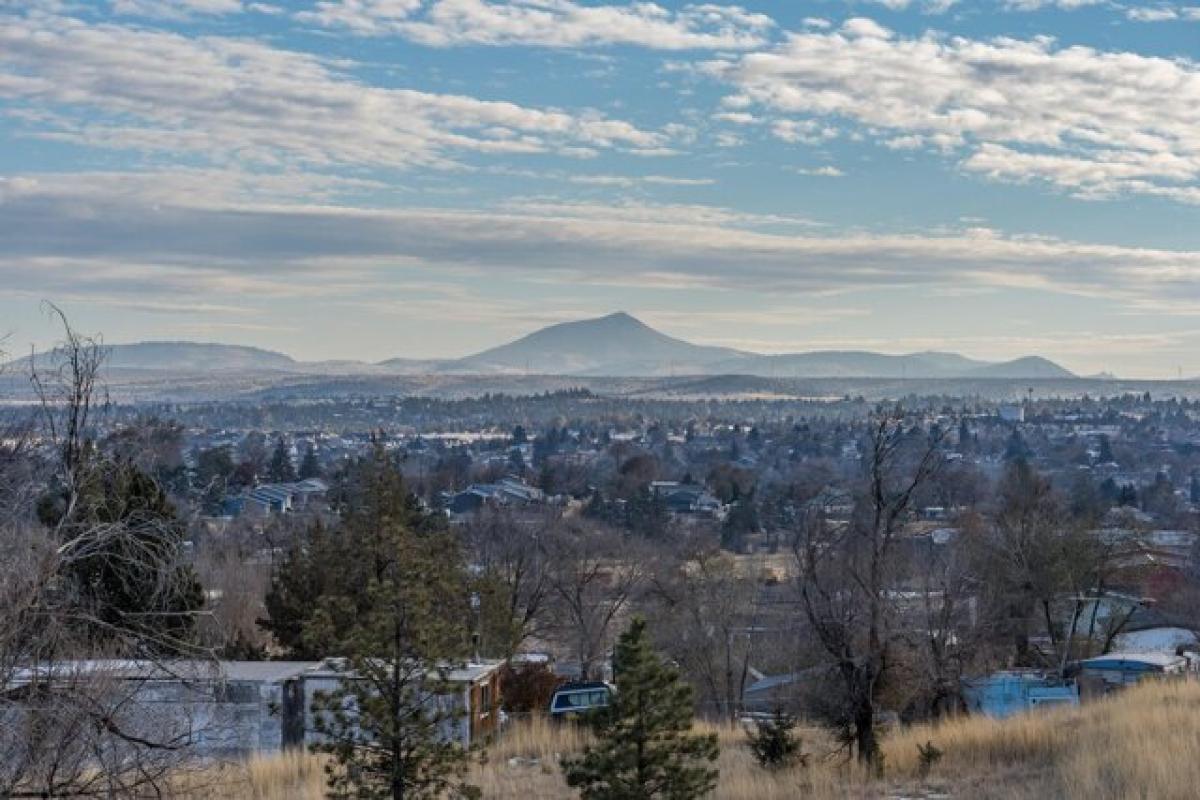 Picture of Residential Land For Sale in Madras, Oregon, United States