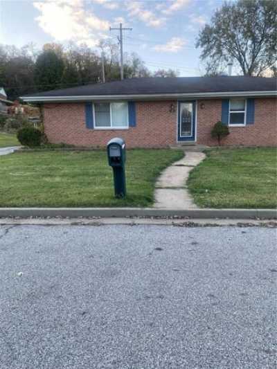 Home For Sale in East Saint Louis, Illinois